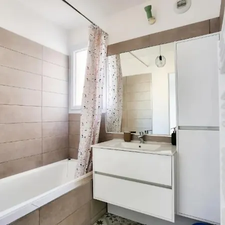 Apartment T3 Climatise Avec Piscine Et Plages A Pied